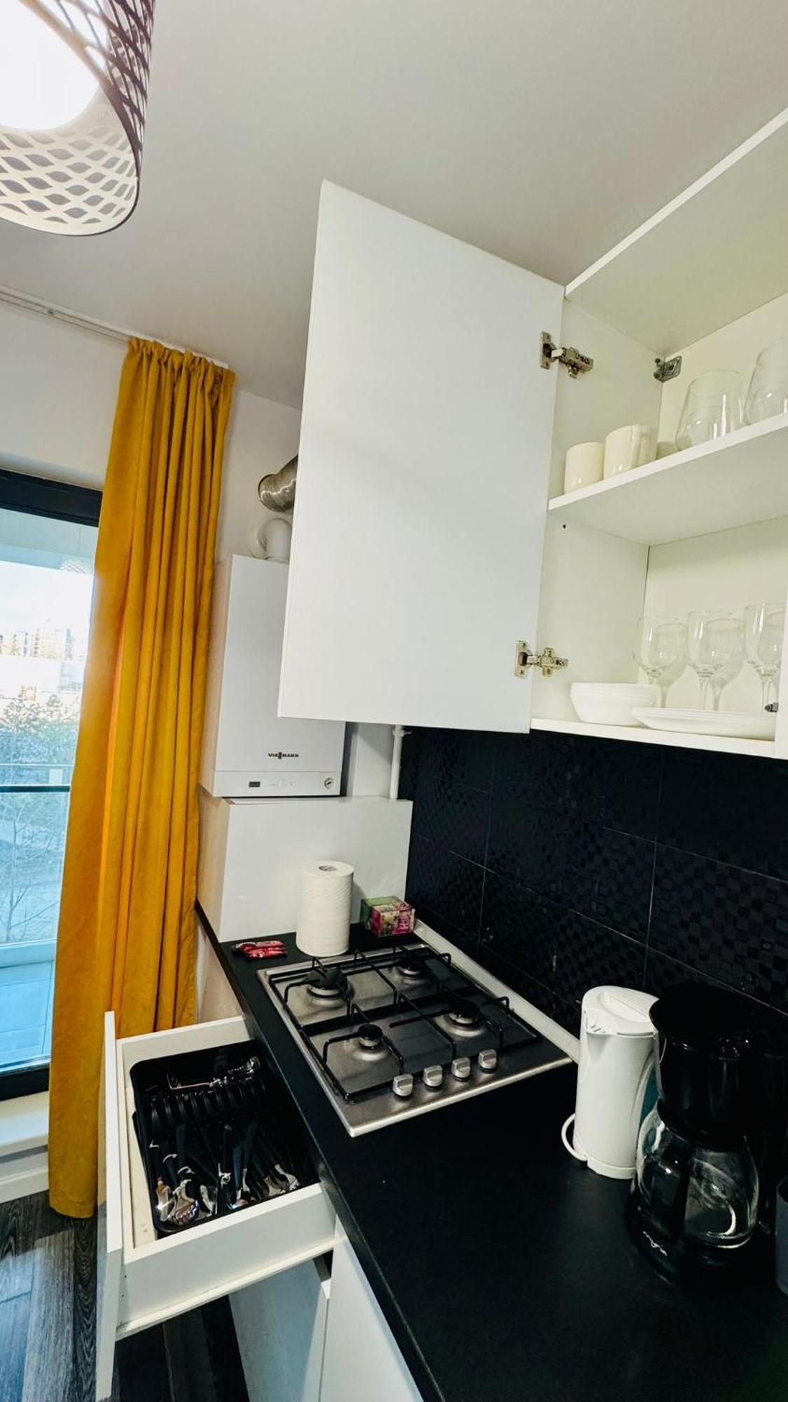 Chique Near Mall Plaza * Bucureşti