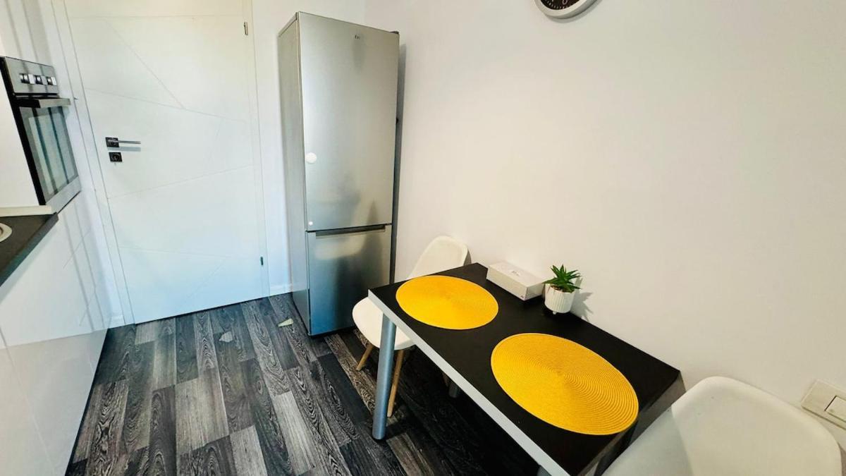Apartament Chique Near Mall Plaza